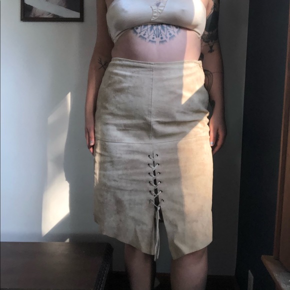 70s inspired suede tie up skirt - Picture 4 of 7